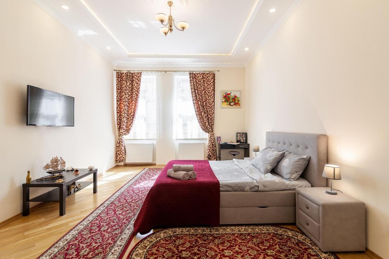 Apartment On Tamanska - Вулиця Дарії Гусяк Лвив Екстериор снимка