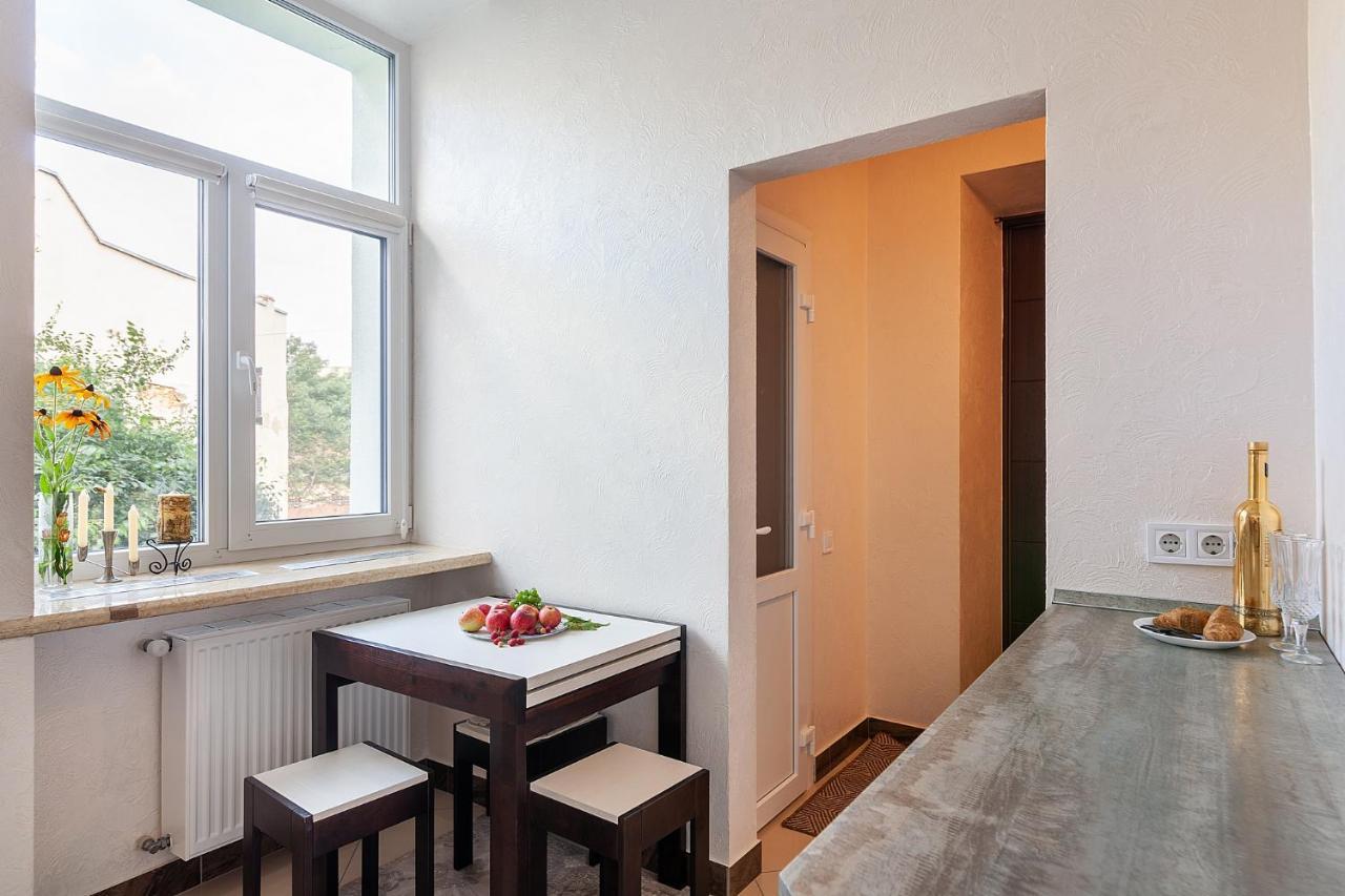 Apartment On Tamanska - Вулиця Дарії Гусяк Лвив Екстериор снимка